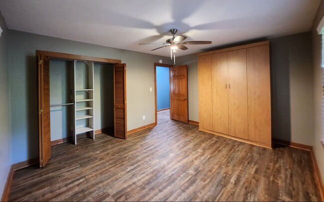 Building Photo - 3 bedroom house for rent off E Park Ave fo...