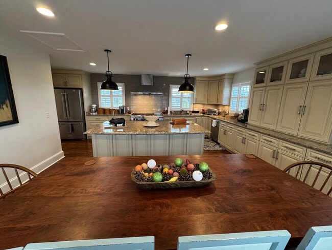 Building Photo - 16615 Spotswood Trail