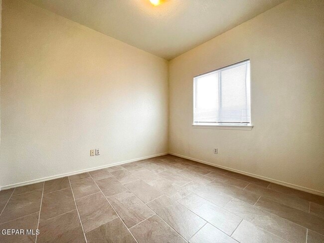 Building Photo - 5913 Cielo De Oro Pl