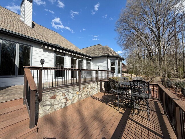 Building Photo - 7020 Grassmoor Grange Way