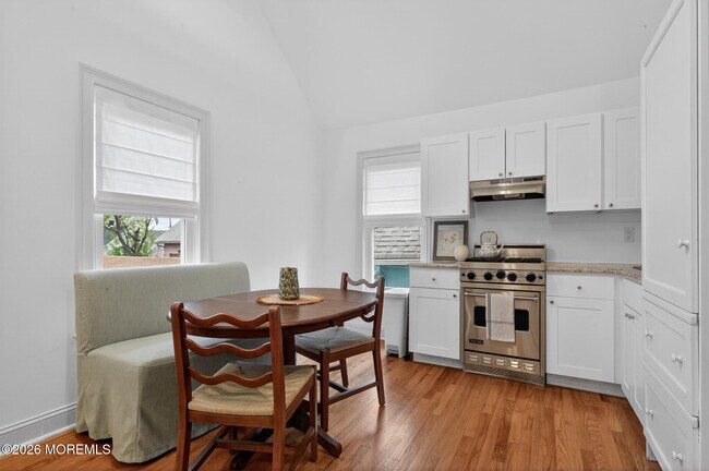 Building Photo - 142 Heck Ave