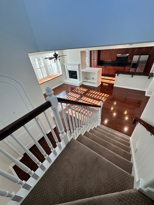 Building Photo - 2 Story home 3 Bedroom, 3 Bathroom Tustin Field.