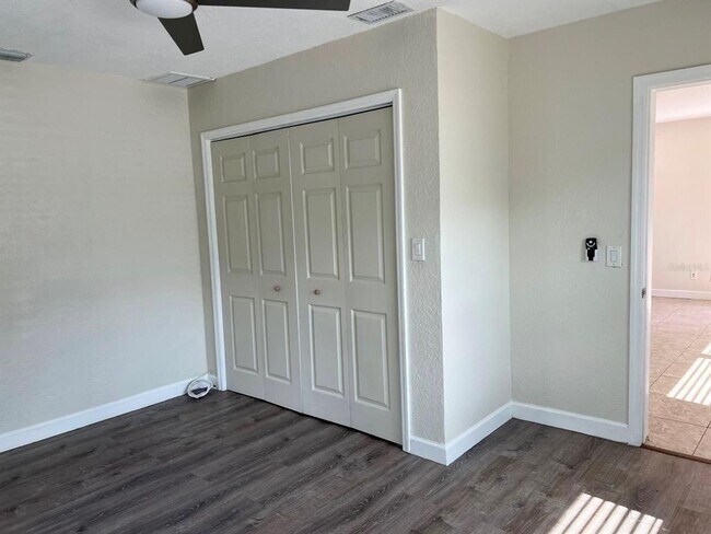 Building Photo - 5535 24th Ave N