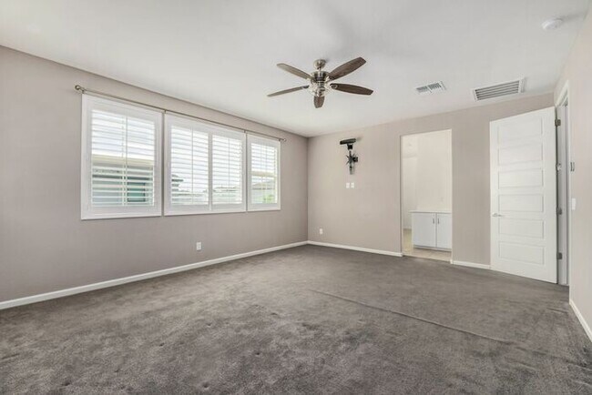 Building Photo - Beautiful Gilbert home located in the desirable Windhaven community!