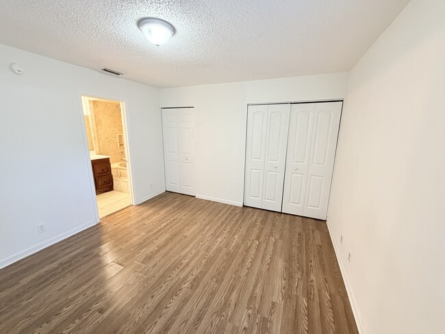 Building Photo - 36 N Crossings Cir