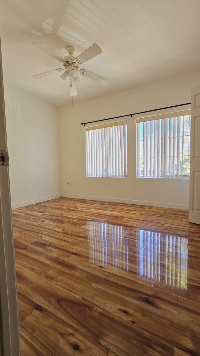 Building Photo - 4465 E Paradise Vlg Pkwy S