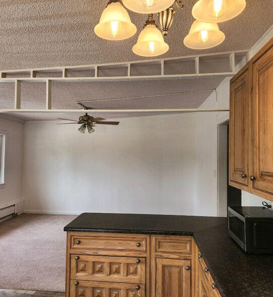 Building Photo - 919 W Lorraine Ave