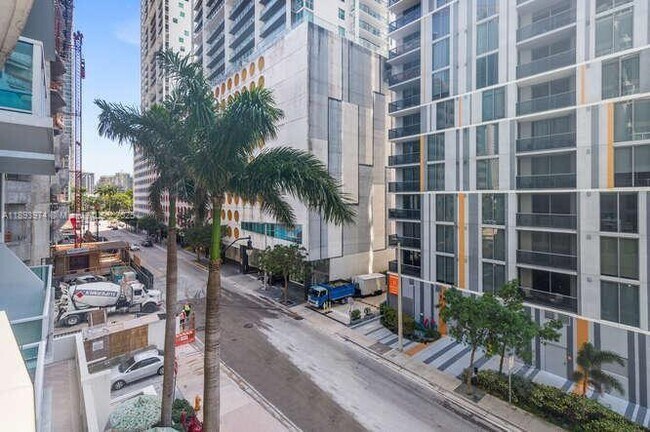 Building Photo - 41 SE 5th St