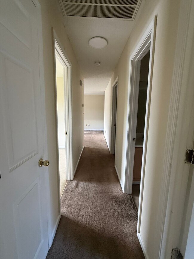 Building Photo - 8135-8135 Carlton Trail NW
