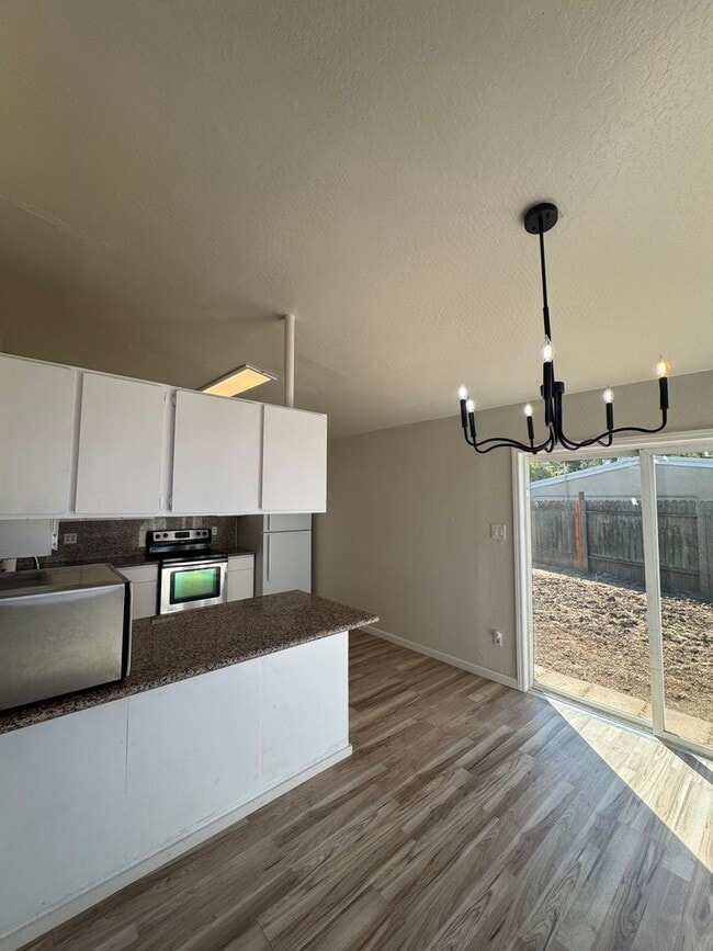 Building Photo - 103 Pueblo Way