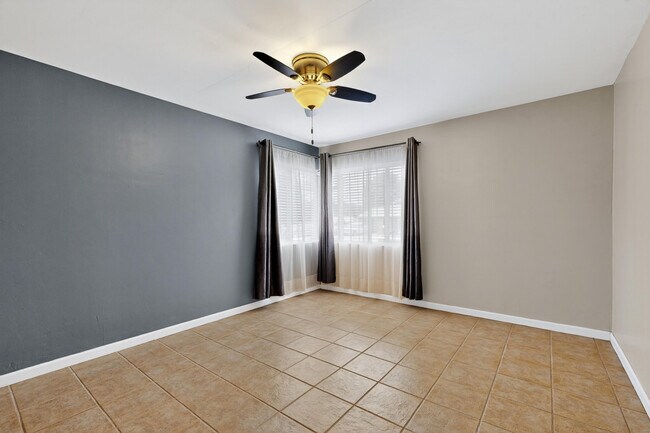 Building Photo - 2020 Hendola Dr NE
