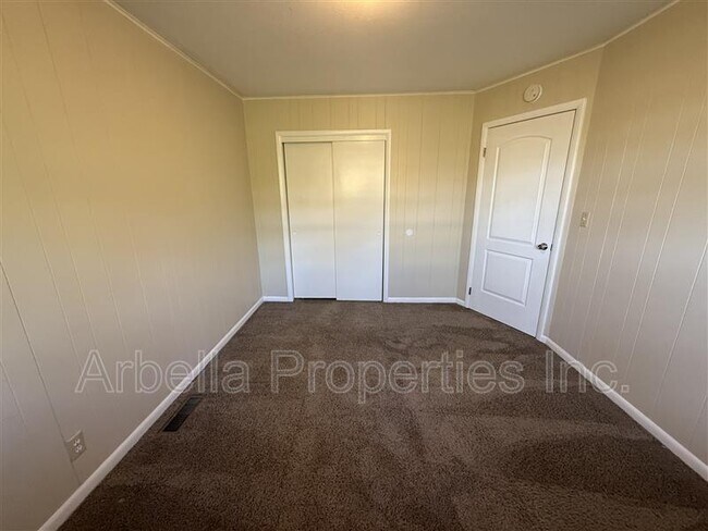 Building Photo - 1404 Bloomingdale Rd