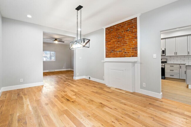 Building Photo - Beautifully Renovated 3 Bed/2.5 Bath Home in Mt Washington - Convenient Location