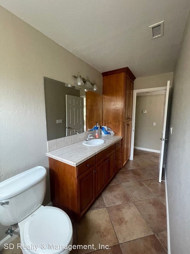 Building Photo - 3 br, 3 bath House - 8646 GOLDEN RIDGE ROAD