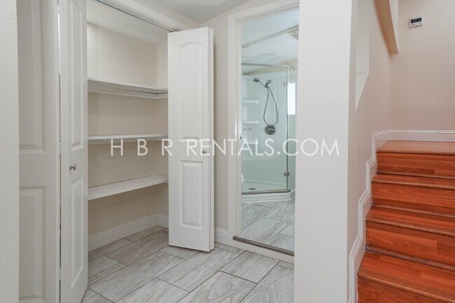 Building Photo - Charming house and Casita - 5-Bedroom Have...