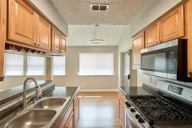 Building Photo - 16151 Barbarossa Dr
