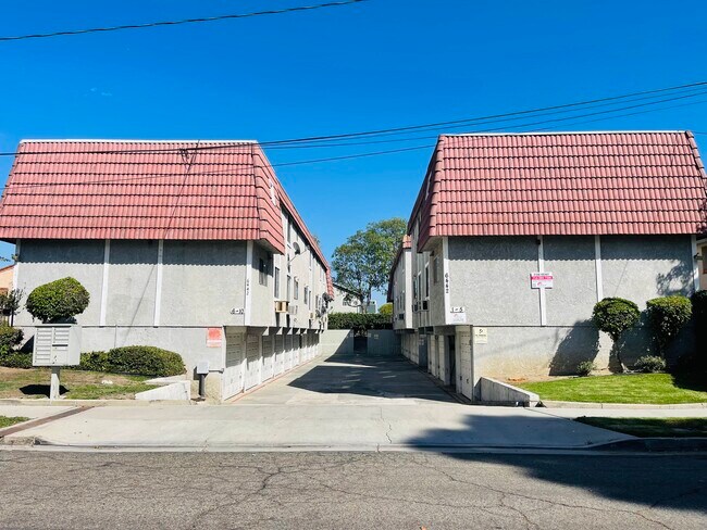 Building Photo - 6442 Rostrata Ave