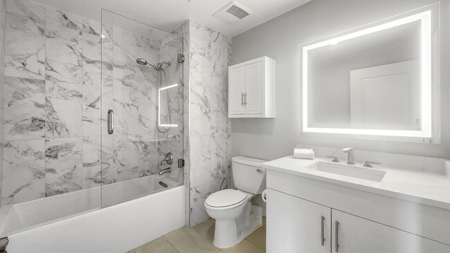 Building Photo - 850 N Lake Shore Dr