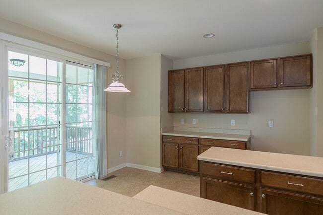 Building Photo - Spacious 6-Bedroom Home in Desirable Latta...