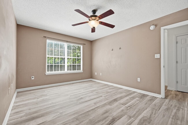 Building Photo - 357 Timber Wind Dr