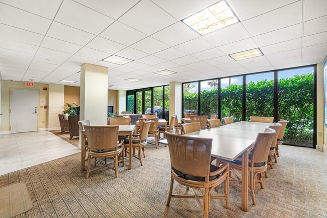 Building Photo - 4200 N Ocean Dr