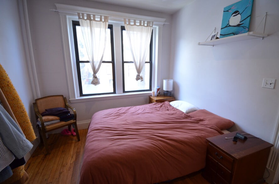 Building Photo - 51 Park Dr