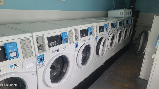 Building Photo - 840 Center Ave