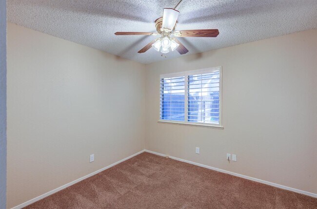 Building Photo - 5455 N Marty Ave