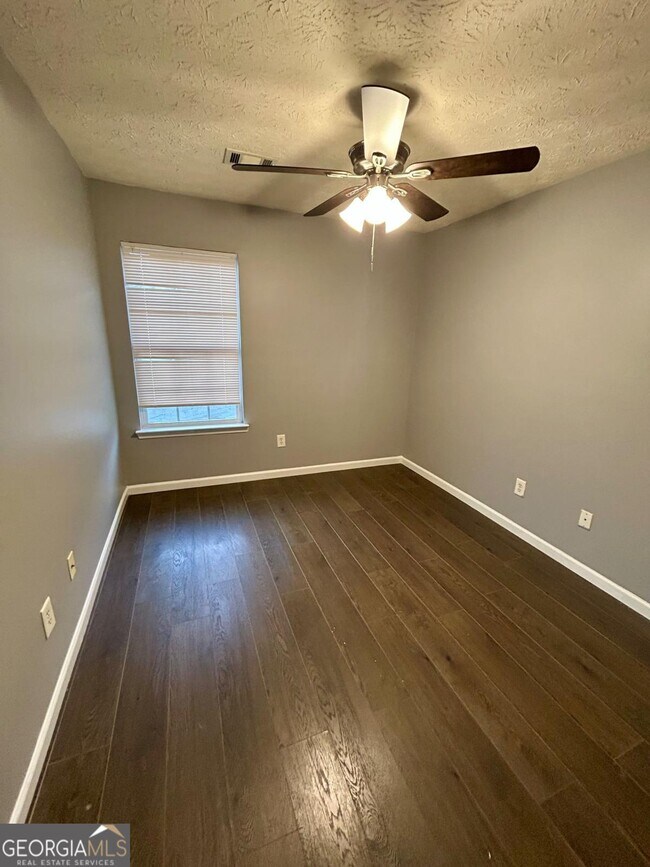 Building Photo - 4201 High Park Ln