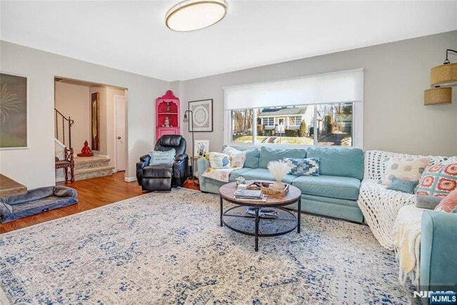 Building Photo - 12 Maple Ave