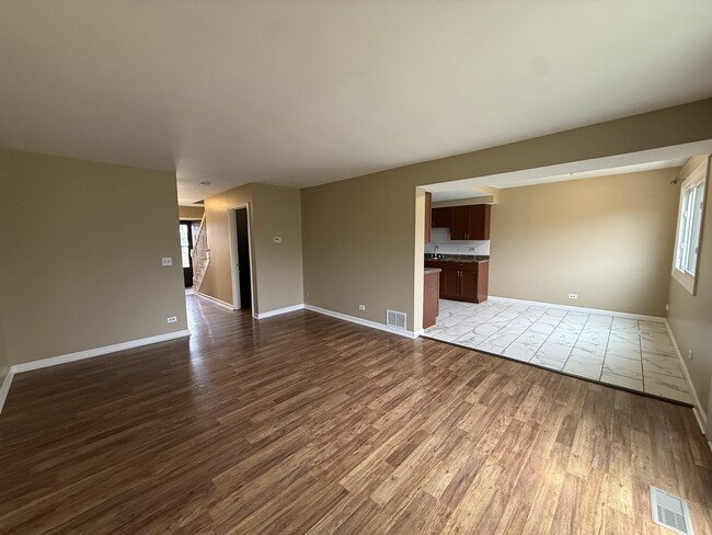 Building Photo - 2152 Mallard Ln