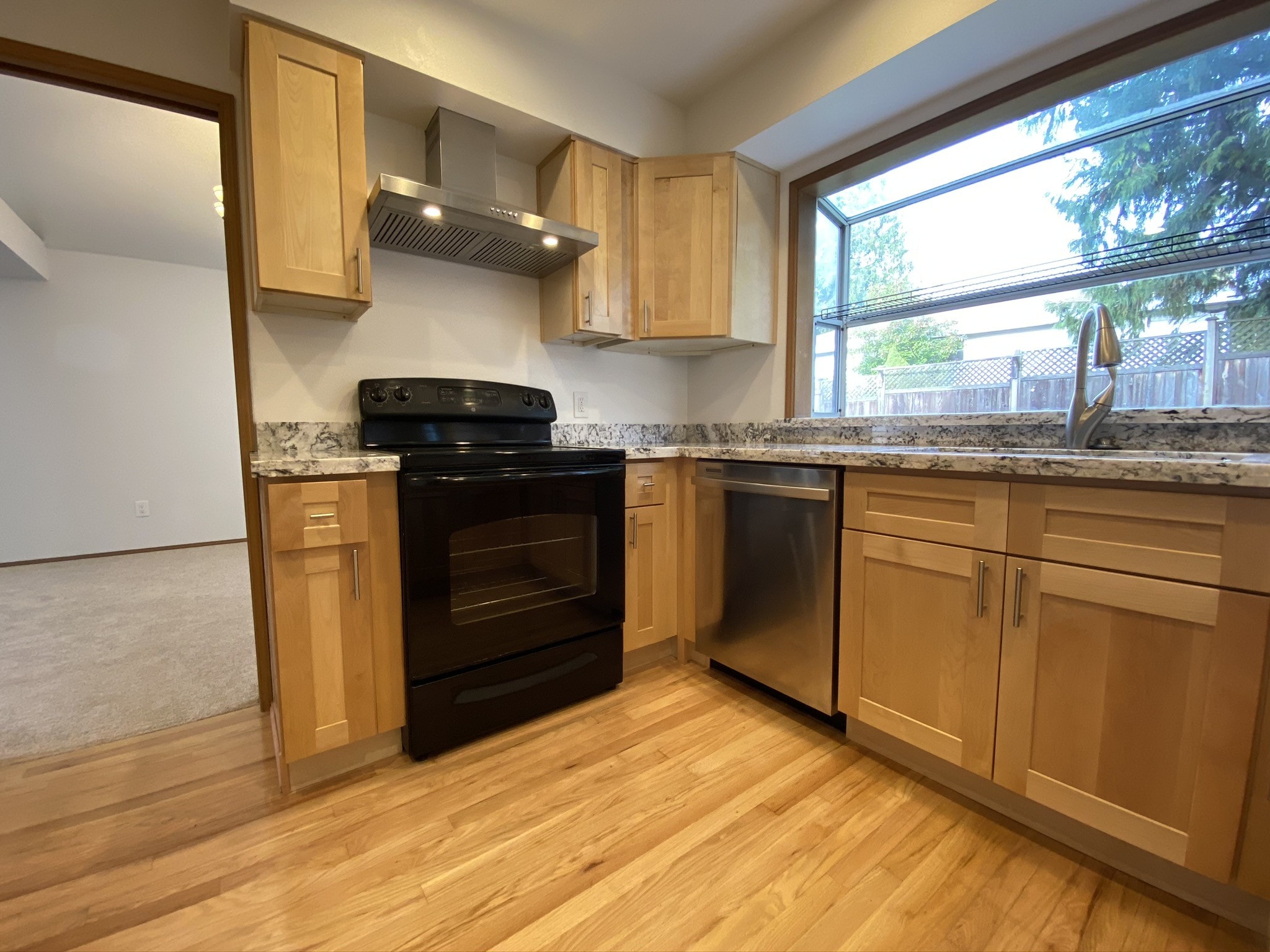 Building Photo - 648 S 32nd Pl