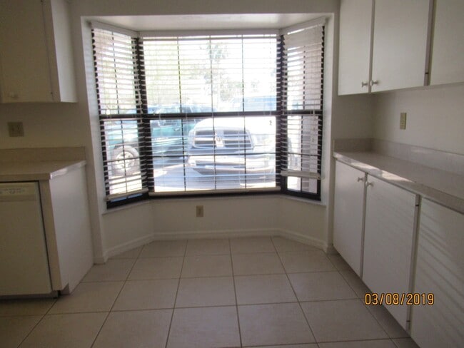 Building Photo - Beautiful 3 Bedroom Home with Huge Yard!