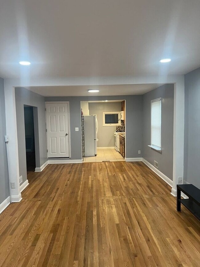 Building Photo - 2500 Linwood Rd