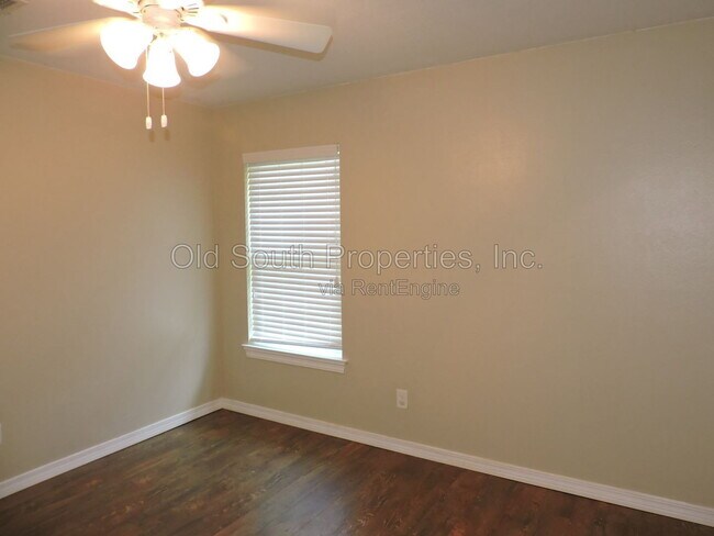 Building Photo - 5016 Challenger Way