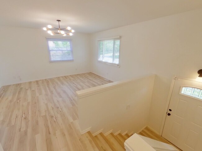 Building Photo - Remodeled 5BR Wichita Home for Rent - Pet Friendly!