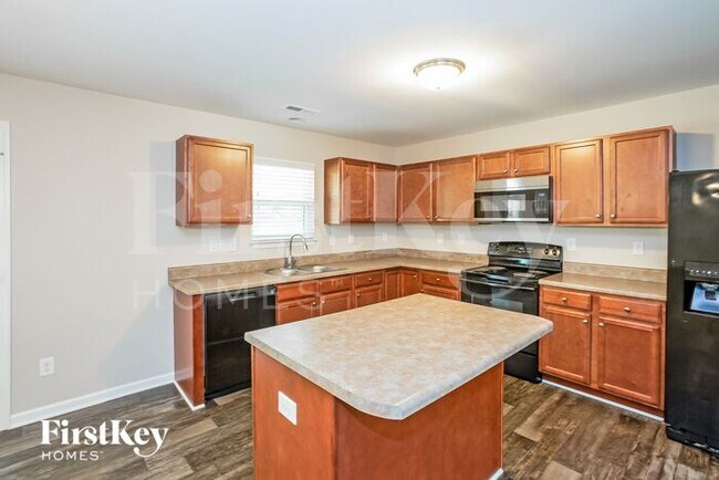 Building Photo - 608 Hunley St