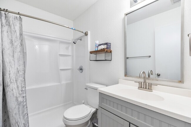 Building Photo - 5725 Quail Run St