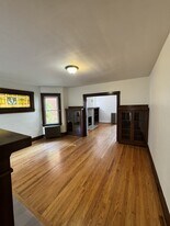 Building Photo - 2927 Mattern Ave