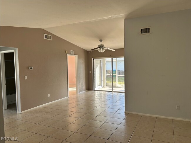 Building Photo - 3306 SW 7th Pl