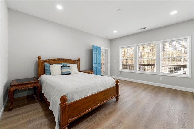 Building Photo - 450 Oliver Ridge Dr