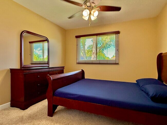 Building Photo - 411 Sequoia Ct
