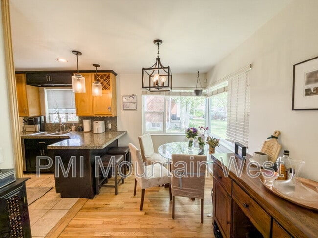 Building Photo - 2323 Bryan Ave