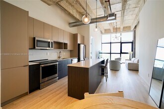 Building Photo - 7920 NE 2nd Ave