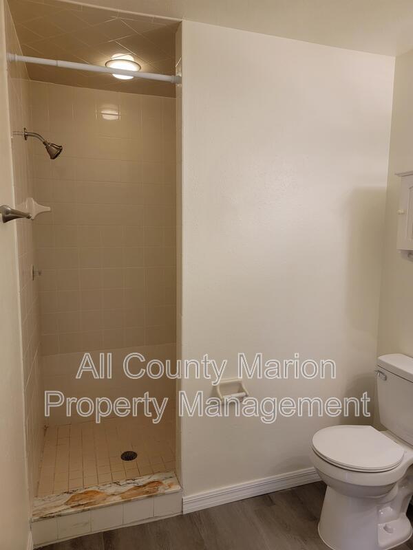 Building Photo - 10484 SW 85th Ct