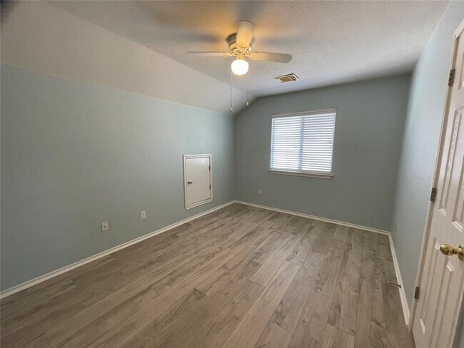 Building Photo - 9005 Mountain Mist Ln