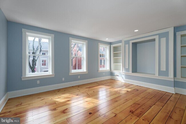 Building Photo - 236 Mercer St