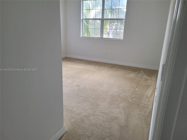 Building Photo - 863 SW 147th Ave