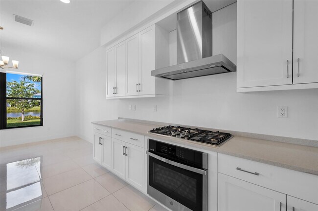 Building Photo - 8551 Swinley Frst Wy