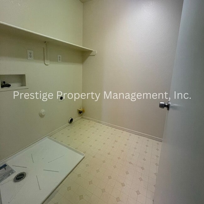 Building Photo - Want to call this 3 bedroom 2.5 bath Home ...